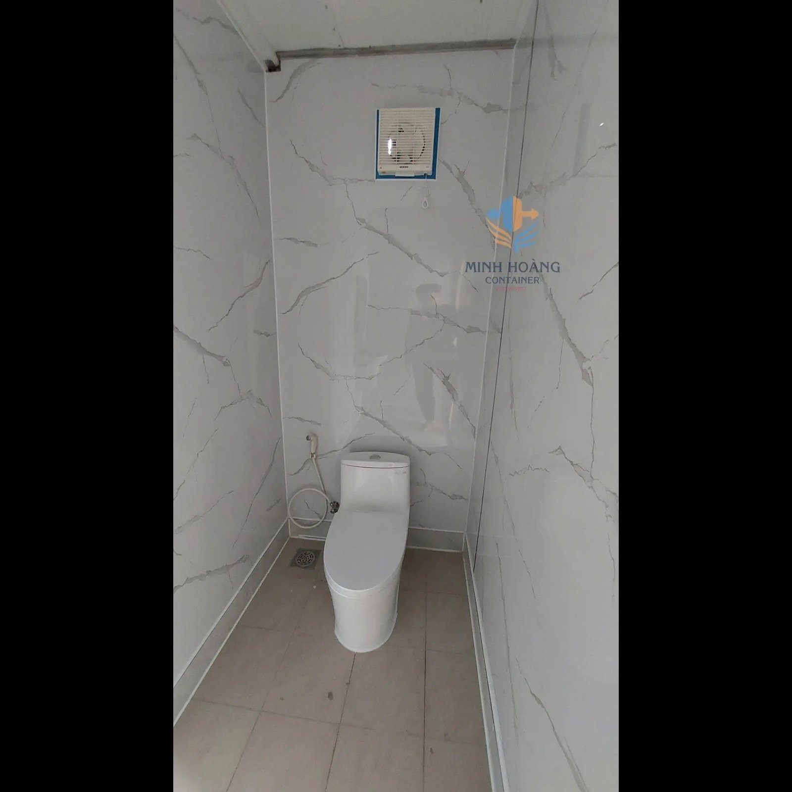 Container Văn Phòng Xanh Dương Ốp Gỗ Dài 7.5m Có Toilet: Giải Pháp Từ Vỏ Cont Lạnh Siêu Cách Nhiệt